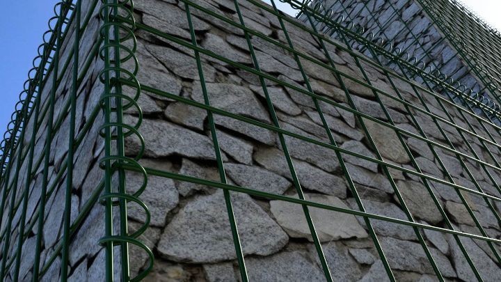 metal-chain-link-fence-aravali-fence-big-0