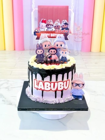adorable-labubu-birthday-cake-big-2