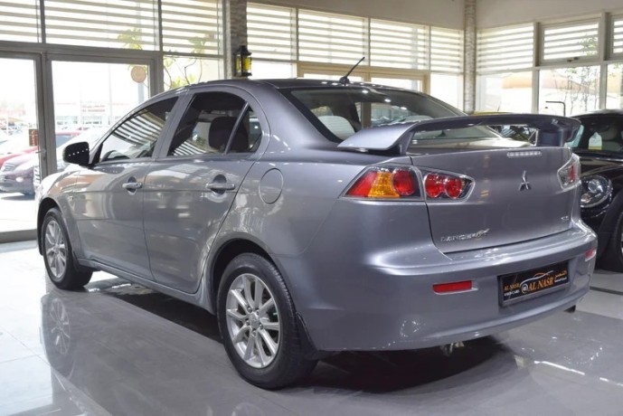 mitsubishi-lancer-gls-big-9